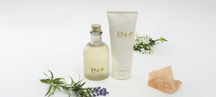 酵素×プレックスの新アプローチ。アローブEN-Pで柔らかく強い髪へ