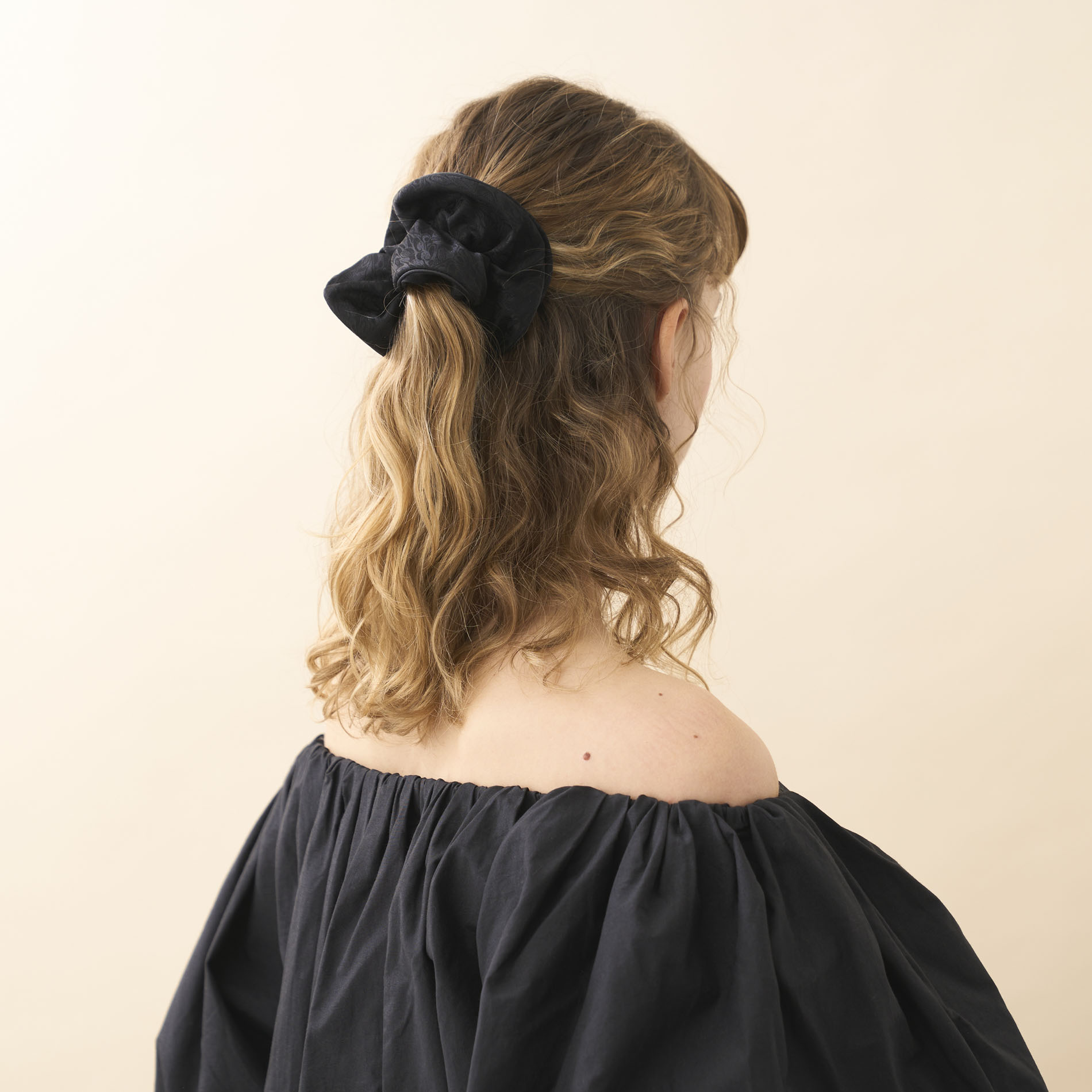 シュシュ｜ALEXANDRE DE PARIS（アレクサンドル ドゥ パリ）