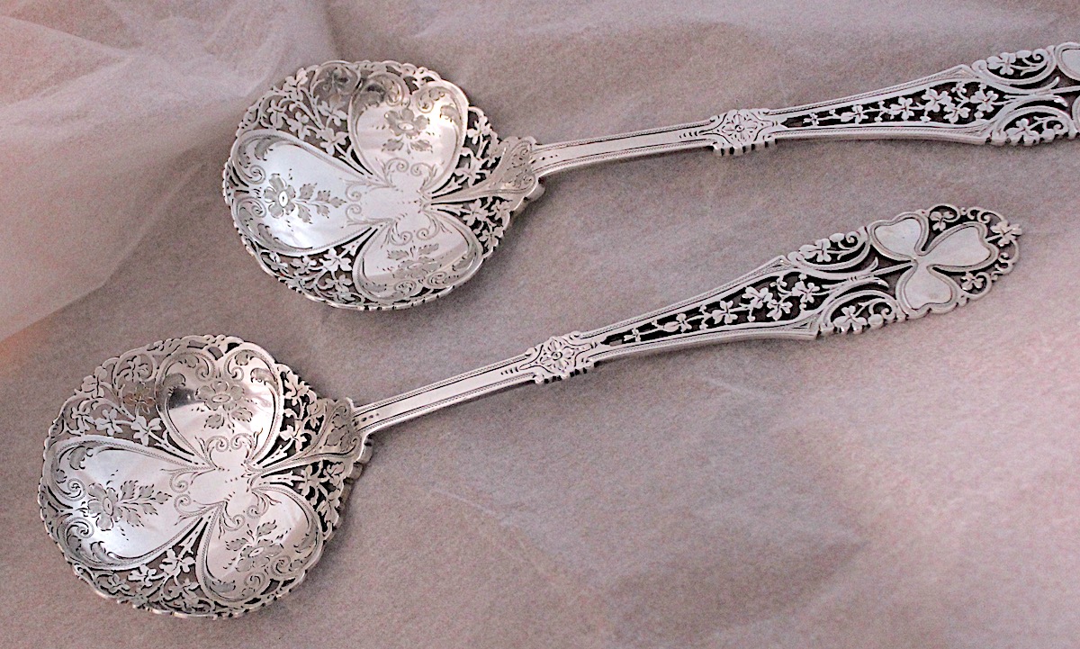 Sold：純銀ピアスサービングスプーン1910年ロンドン 三つ葉 | アリス