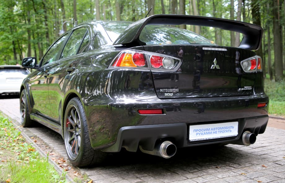 Mitsubishi Lancer Evolution X - All PYRENEES