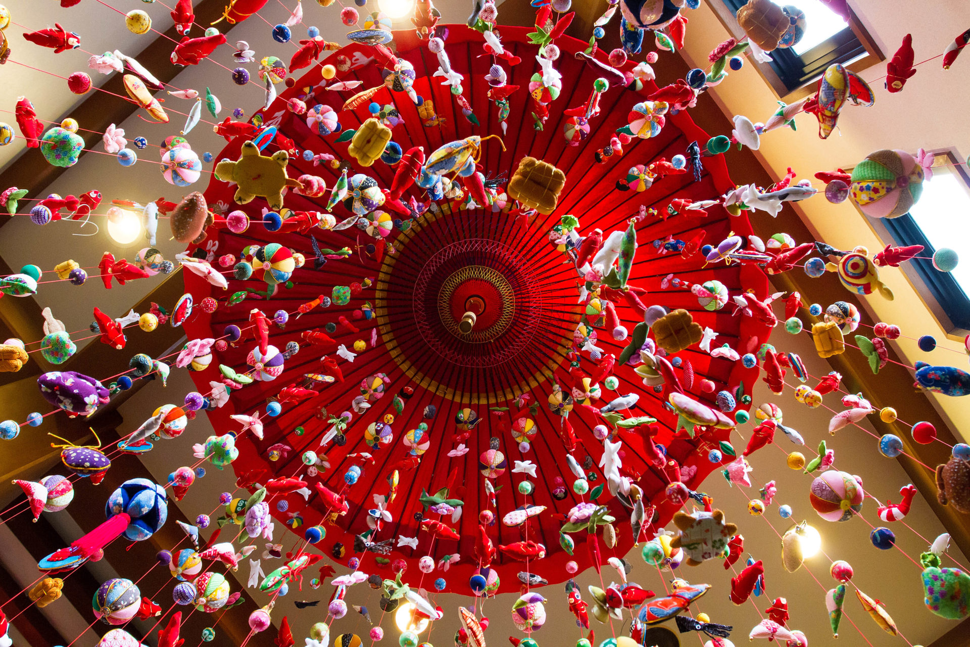 2/25～3/21 鞆の浦 ひな祭り 吊るし飾り『招福 傘ゑびす』 - 阿藻珍味