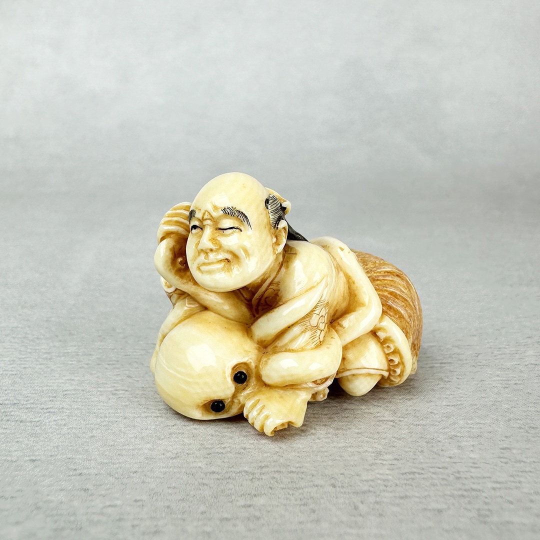 古美術 雨蛙象牙 根付 蛸と漁師