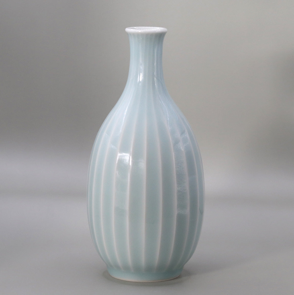 花入青磁（しのぎ） 高橋道八 – 高級陶器の専門店【甘木道】