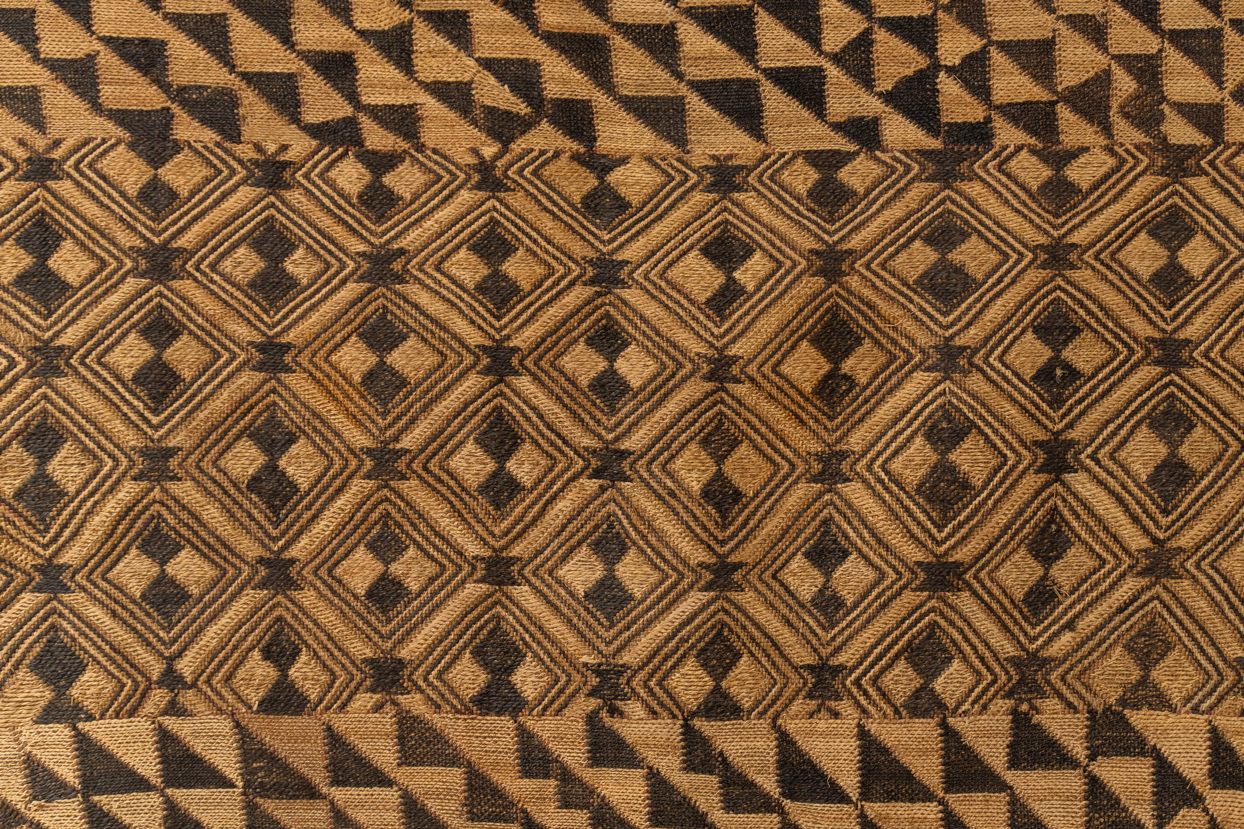 クバ王国伝統のクバクロス-KUBA TEXTILES】クバ布-草ビロード