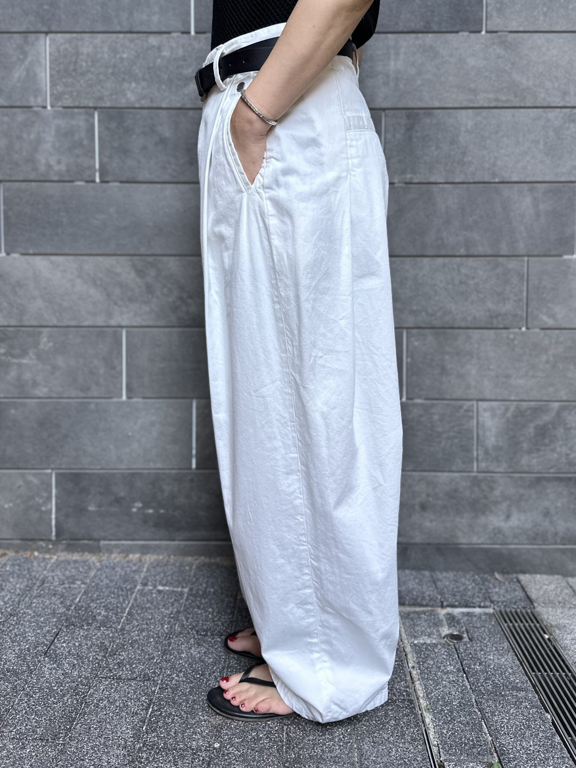 カルメール】どんなトップスも、重ねるだけで途端にオシャレ！by