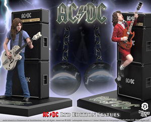 AC/DCのアンガス・ヤング＆マルコム・ヤングの新しいフィギュア発売