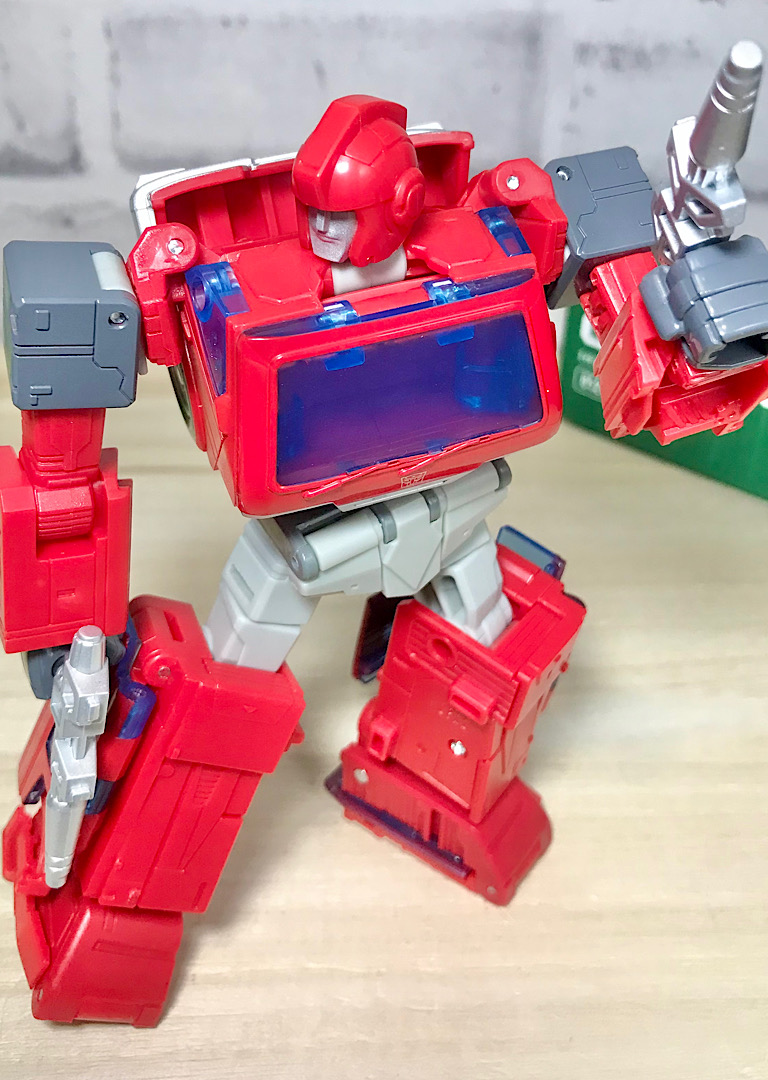 トランスフォーマースタジオシリーズSS-97 アイアンハイド & ER