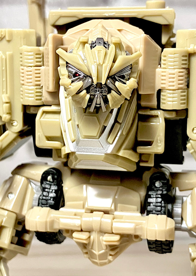 トランスフォーマースタジオシリーズ SS-24ボーンクラッシャー