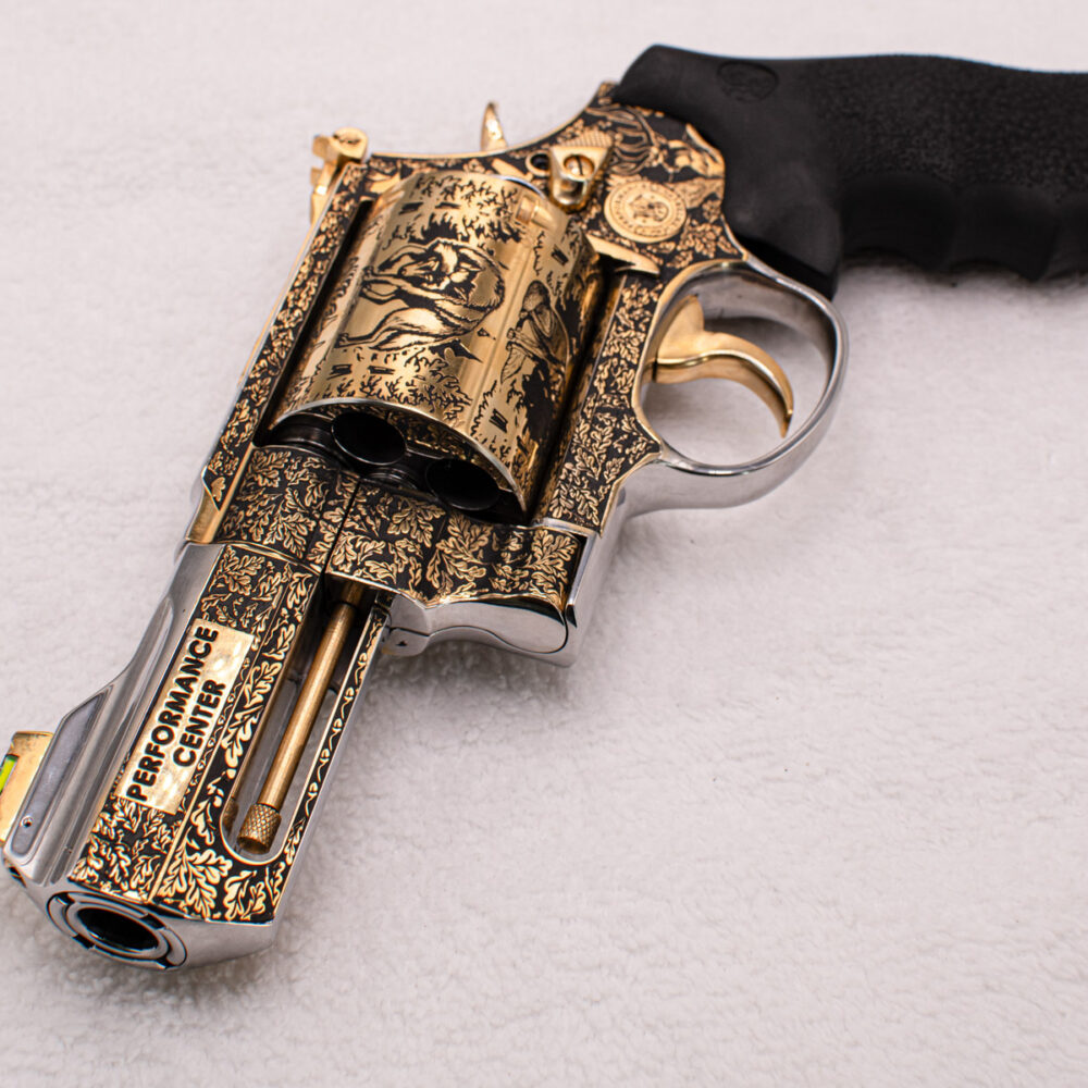 Smith and Wesson. 44 magnum – American Golden Weapons Inc