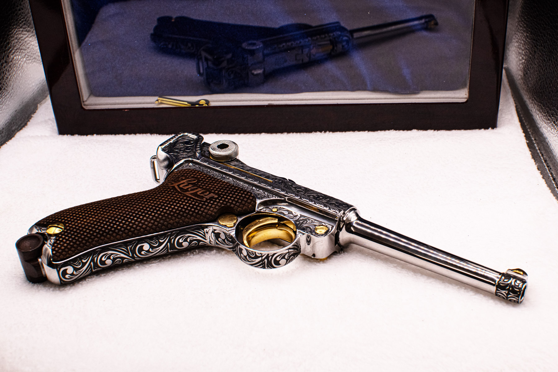 Luger P08 – American Golden Weapons Inc