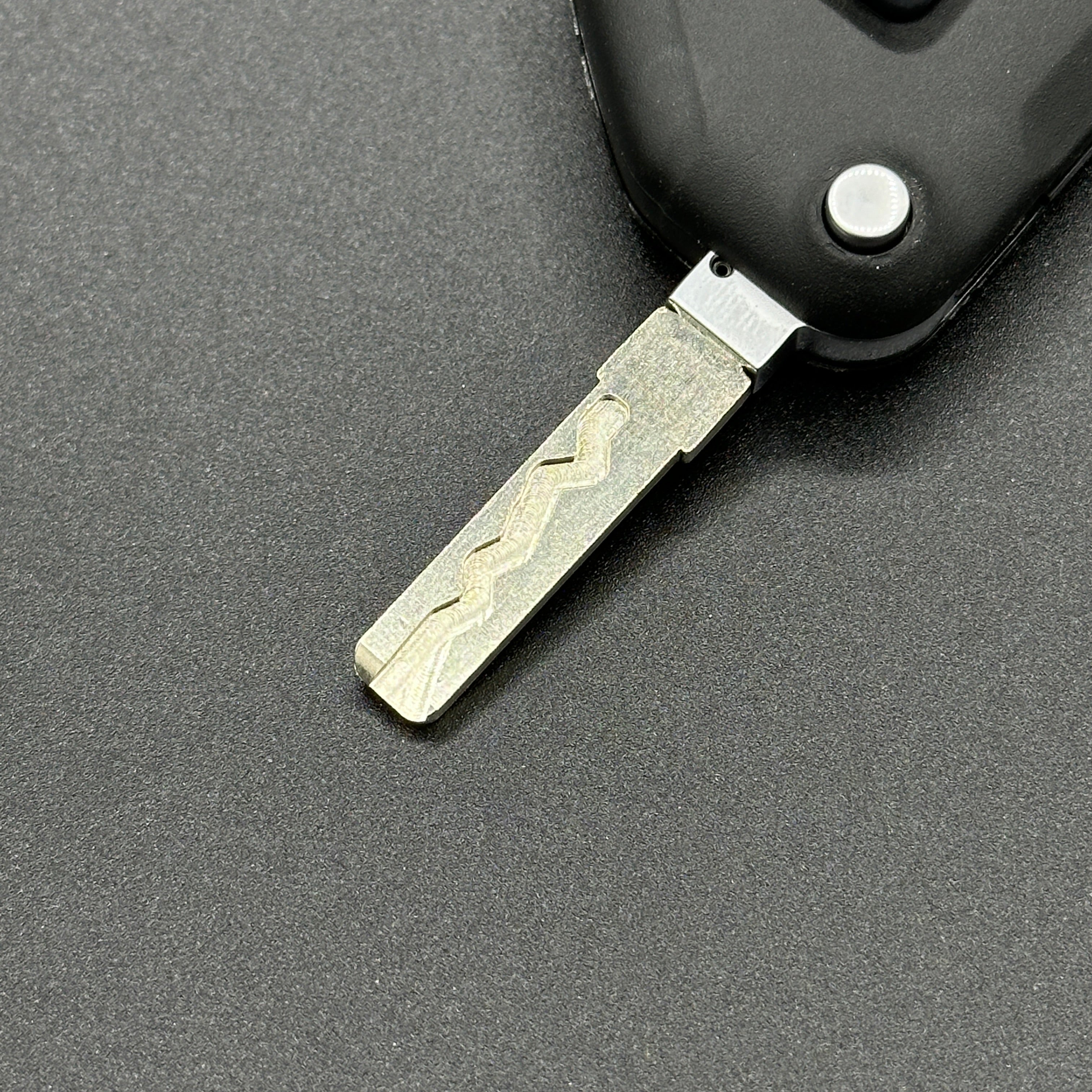 MOPAR 純正スペアキー キーカット済み(1本) (JL/JT) – アメリカン