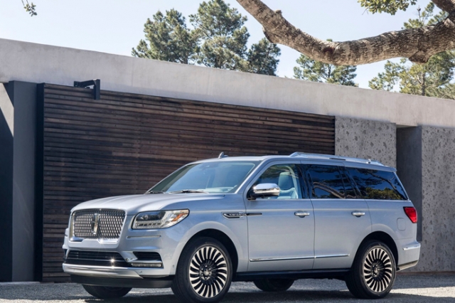 2018 リンカーンナビゲーター (LINCOLN NAVIGATOR) | アメ車と逆輸入車