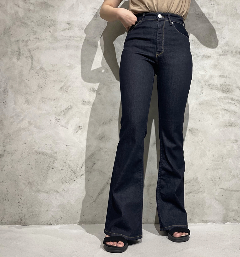 2022年トレンド再来！！”YANUK ブーツカットデニム”の魅力を解説