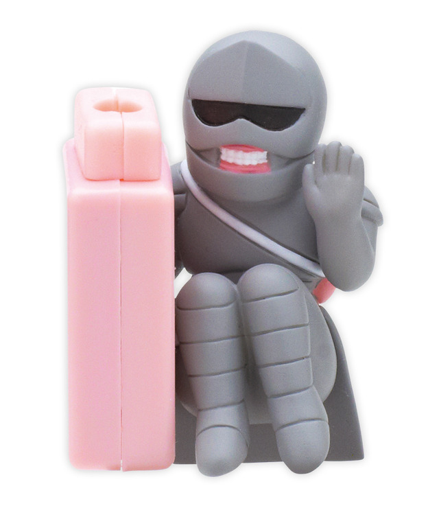 ちいかわ」ハチワレ、鎧さんがケーブルをがっちりガード♪ ケーブル