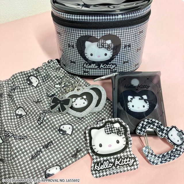 懐かしい！持ってた！「ハローキティ」2000年代のデザイン“千鳥格子柄