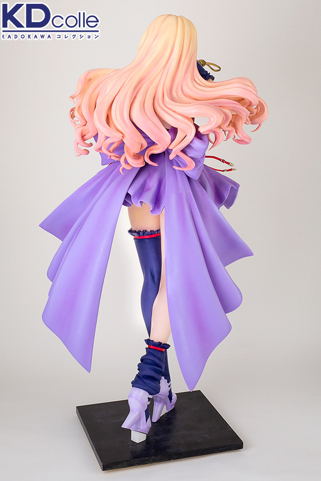 マクロスF」シェリルの等身大フィギュア、240万円で発売！ “銀河の妖精