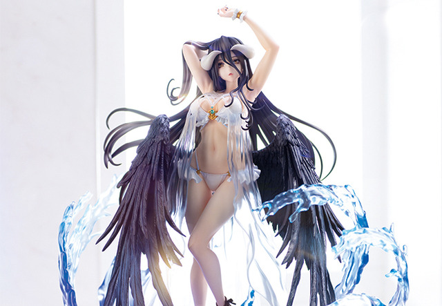 オーバーロード」華やか＆セクシーなアルベドとシャルティアの水着姿に