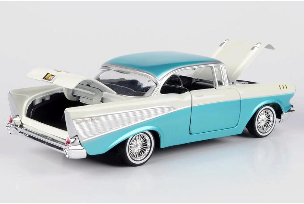 1:24 1957 Chevrolet Bel Air Lowrider -- Turquoise / White -- MotorMax