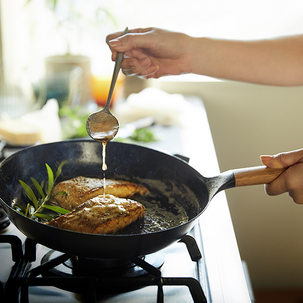 バーミキュラ / フライパン 26cm ウォールナット / 専用フタ付きを贈る