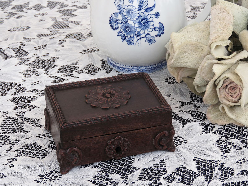 小さなアンティークボックス / フランスの可愛らしい木箱（5月25日