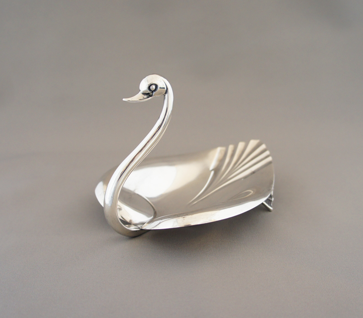 ティファニー「白鳥 シルバートレー」《アンティックかとう》