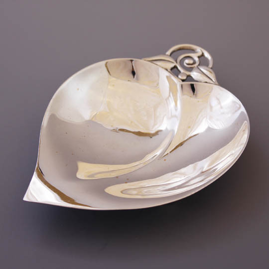 ティファニー「トレイ」《アンティックかとう》