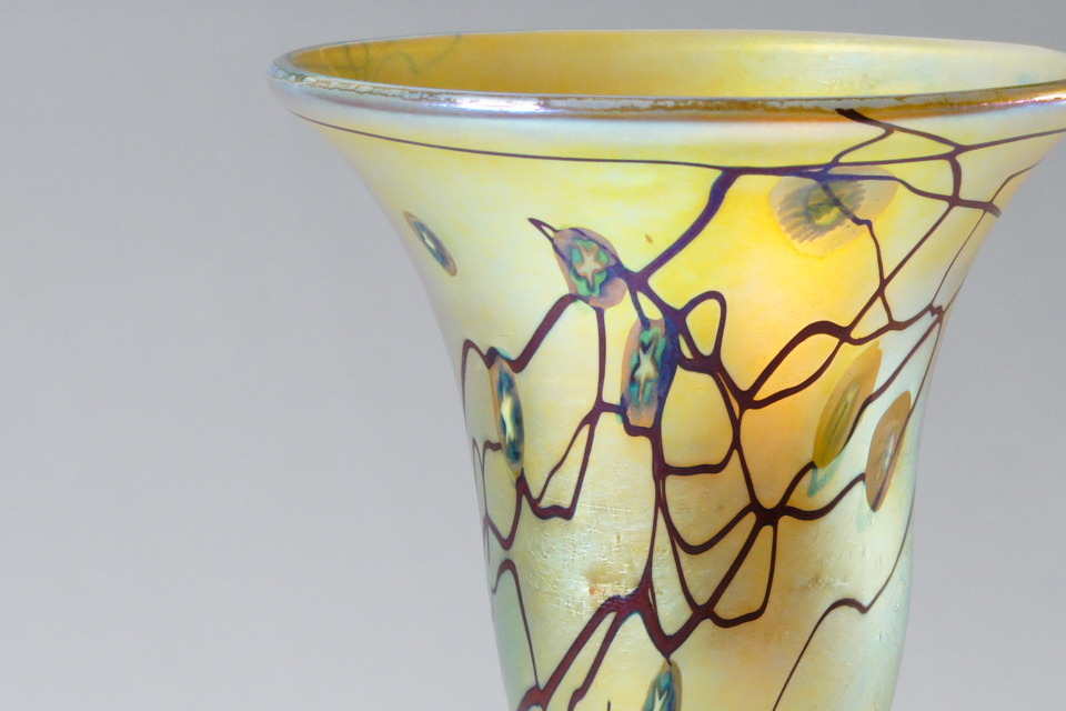 ルイス.C.ティファニー「幾何学文聖杯」《アンティックかとう》