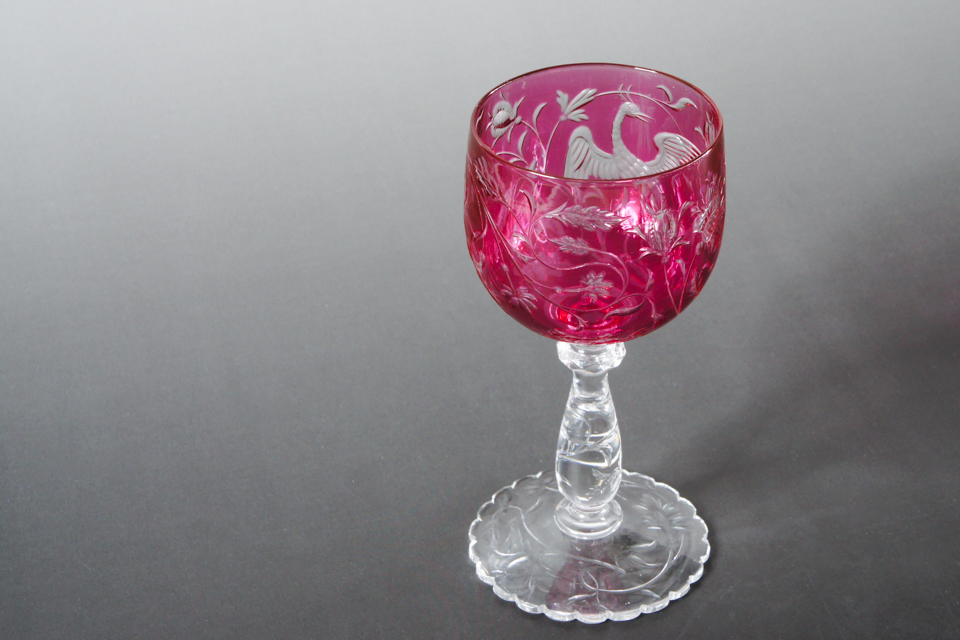 オールドバカラ「鳳凰文 赤被せガラス ワイングラス」《アンティック