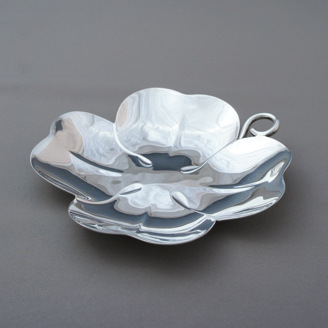 ティファニー「クローバー トレイ」《アンティックかとう》