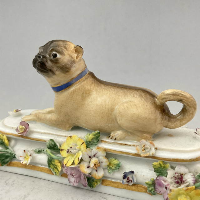 マイセン「ペーパーウェイト「パグ」」《アンティックかとう》