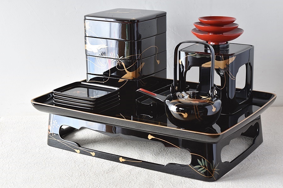 輪島塗 寿鶴蒔絵 黒漆七ツ揃屠蘇器 鶴松竹梅 重箱など七点セット 在銘