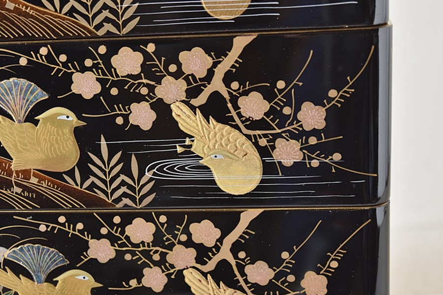 天然木製漆塗 時代漆器 草木花水鳥 螺鈿金蒔絵 四段重箱 共箱付き