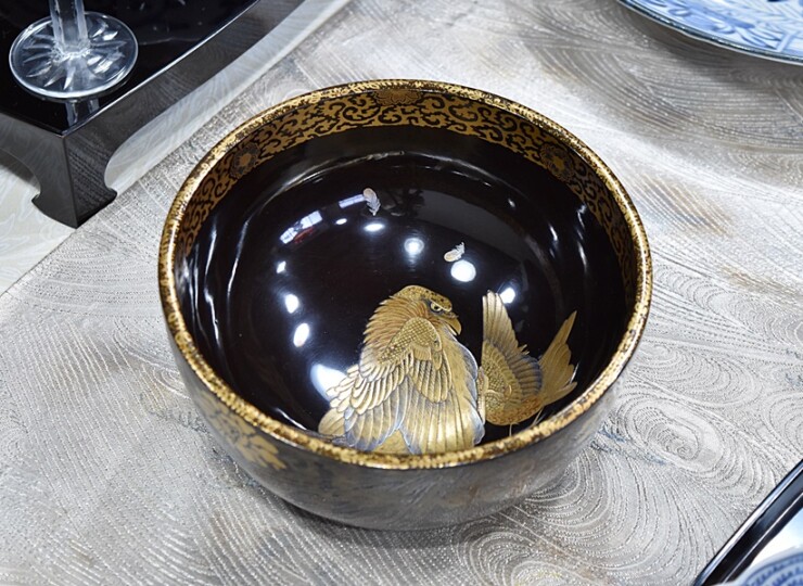 天然木製漆塗 鷹金銀高蒔絵 蛸唐草 金蒔絵 菓子器 - 生活骨董と古布の