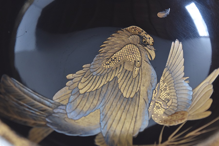 天然木製漆塗 鷹金銀高蒔絵 蛸唐草 金蒔絵 菓子器 - 生活骨董と古布の