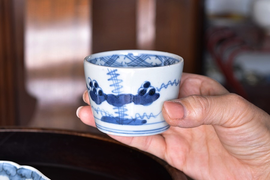 骨董アンティーク古伊万里染付色絵文人図六角杯筒杯覗き猪口