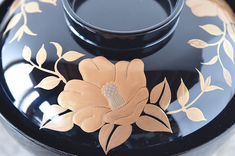 天然木製漆塗 黒塗り金蒔絵 椿蒔絵吸物椀 見返し図有 5客セット - 生活