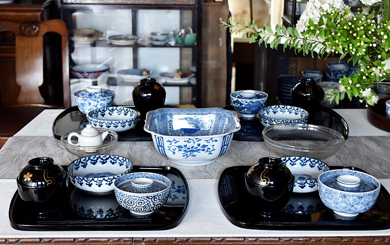 古伊万里 染付 福文 牡丹と亀甲卍模様 線描き 四方変形鉢 - 生活骨董と