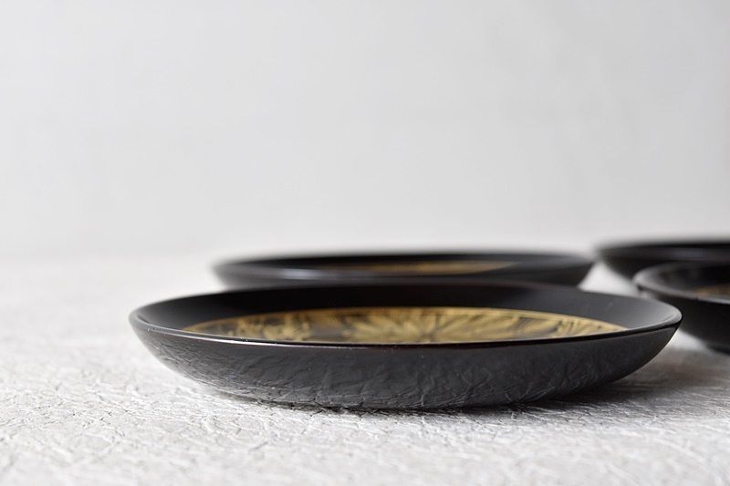 天然木製漆塗 輪島塗 沈金蒔絵 菊花草 黒塗り 菓子皿 銘々皿 5客