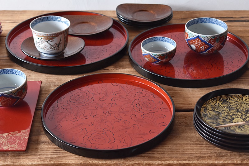 天然木製漆塗 輪島塗 沈金蒔絵 紅塗 牡丹 大中小入れ子 丸盆 3枚セット