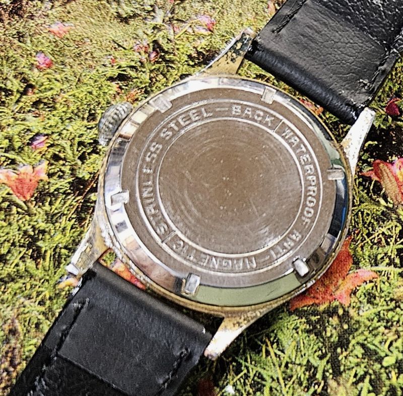 LEOBE・スイス製・紳士用手巻き・アップライト、飛び数字インデックス