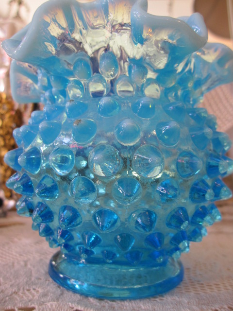 フェントン ブルーオパルセント ホブネイル フリル フラワーベース