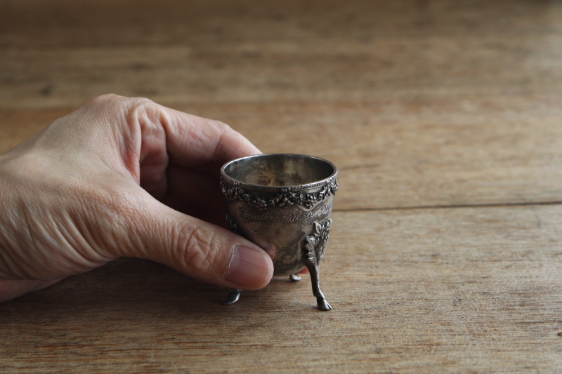 花綱と蹄のエッグスタンド アンティークシルバーウェア フランス