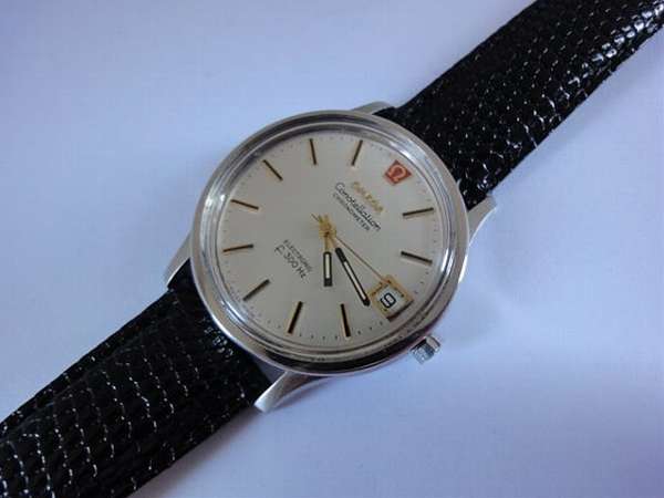 オメガ コンステレーション エレクトロニック f300 音叉時計 希少な