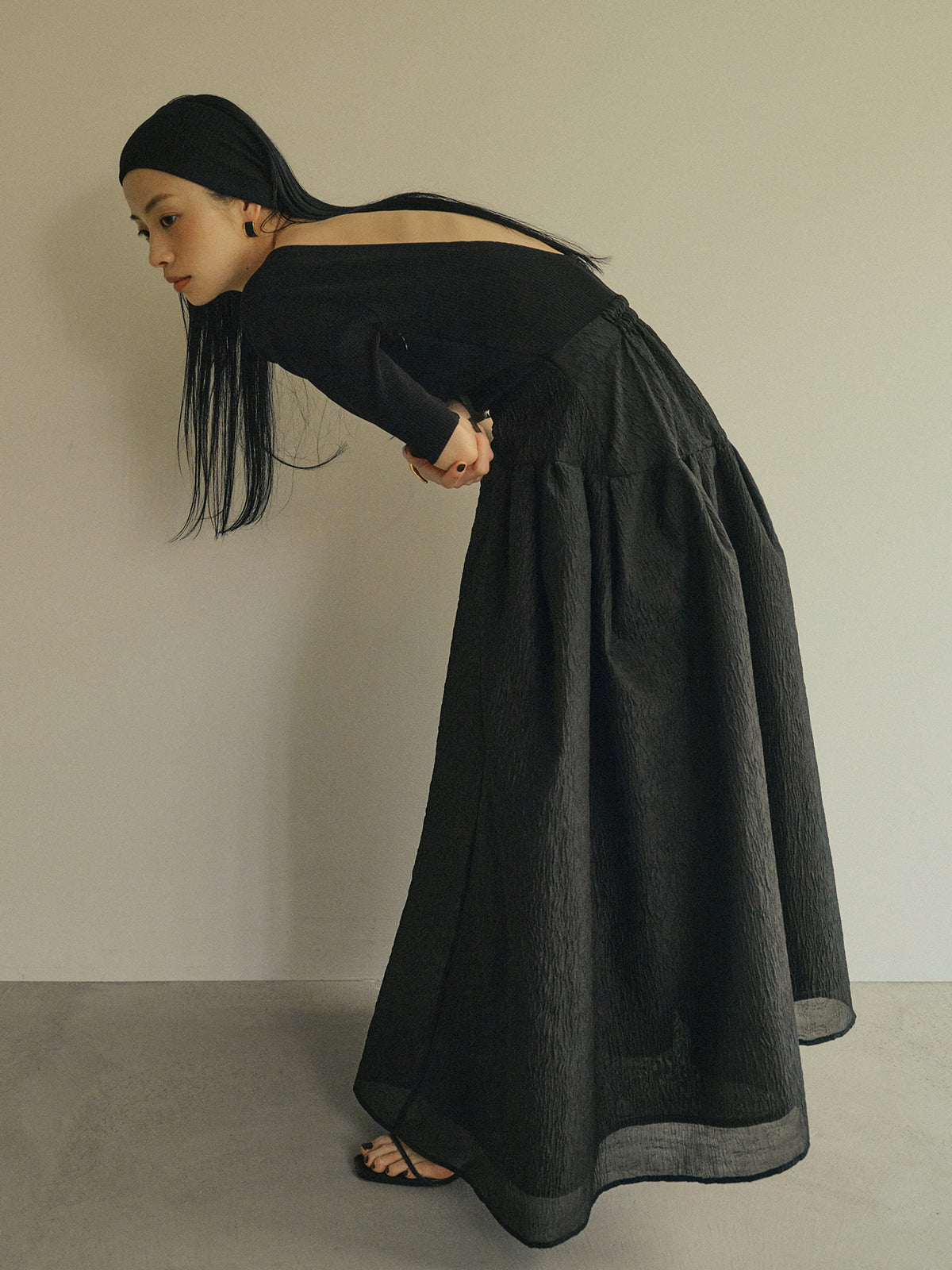 バックオープンカップインドッキングニットワンピース