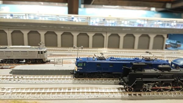 青色のゴハチ！マイクロエースEF58とKATO EF58 35を紹介！ | あそぶログ！