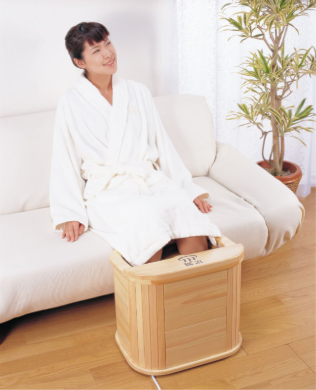 脚温器「ぽかぽか足湯デラックス」 | 足をじんわり暖めて体も心も