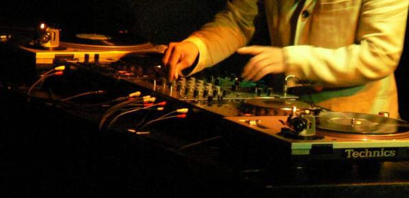 ASCII.jp：手のひらサイズのDJシステム「Pacemaker」レビュー (1/3)