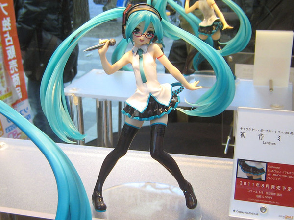 ASCII.jp：グッスマ「初音ミク Lat式 Ver.」のサンプルが展示