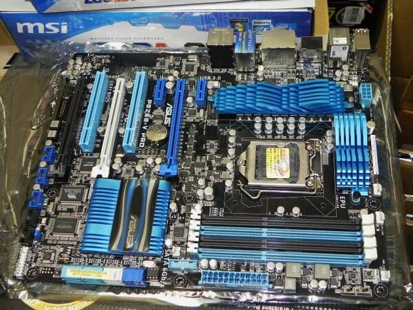 ASCII.jp：ASUSTeK初のZ68マザー「P8Z68-V PRO」が14日に発売