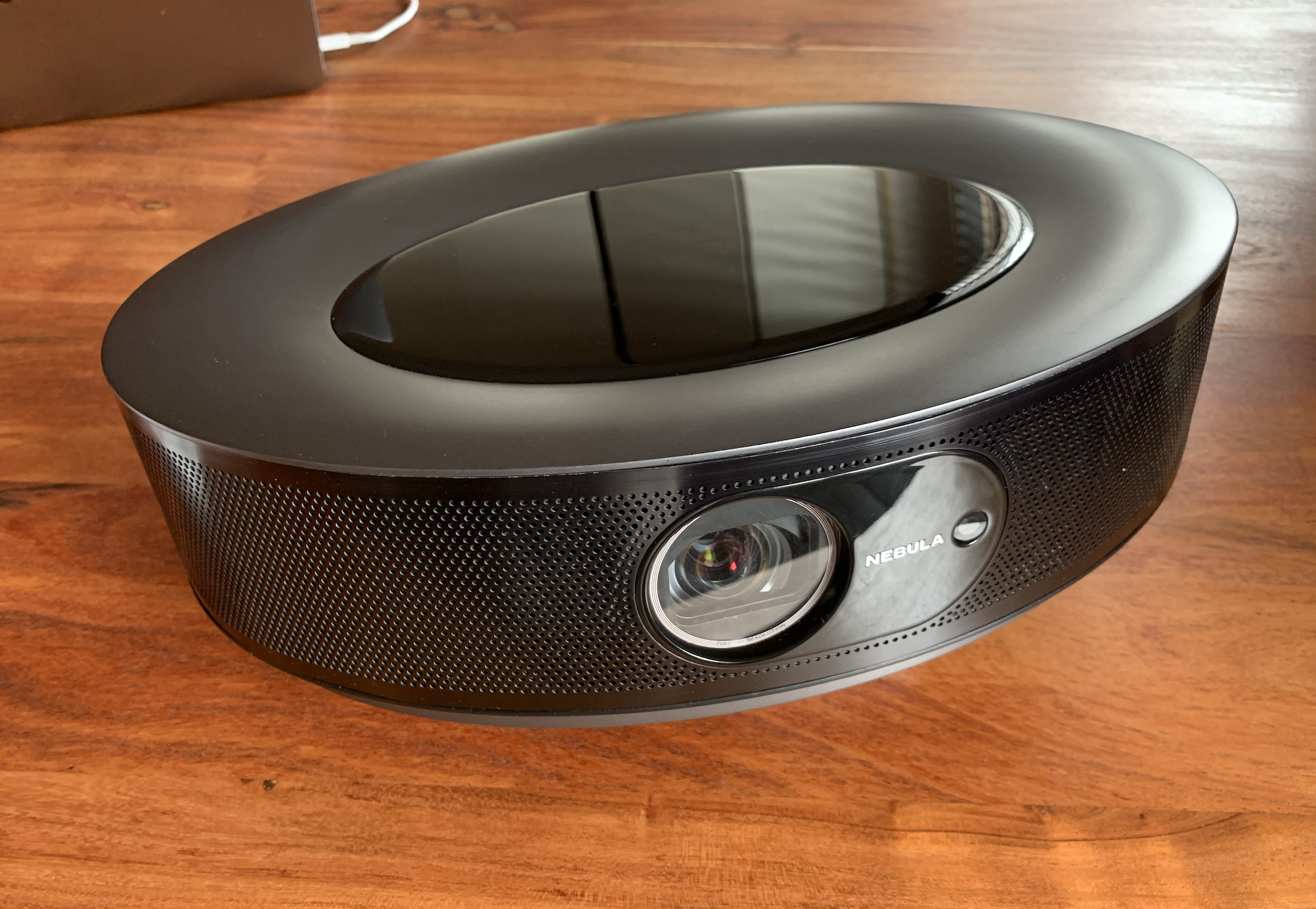 ASCII.jp：4K対応＋Android搭載の最強プロジェクターを安く買う方法